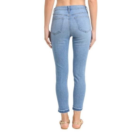 Elan | Light Wash Frayed Hem Distressed Jeans JES2093 | Size Medium - Picture 3 of 13